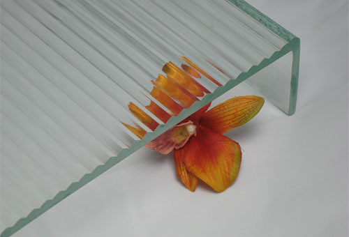 寬粗條紋U型玻璃  Wide thick striped U - shaped glass